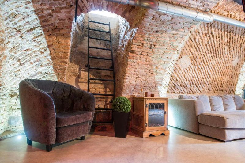 Цены на Unique Old Town Apartment в Вильнюсе