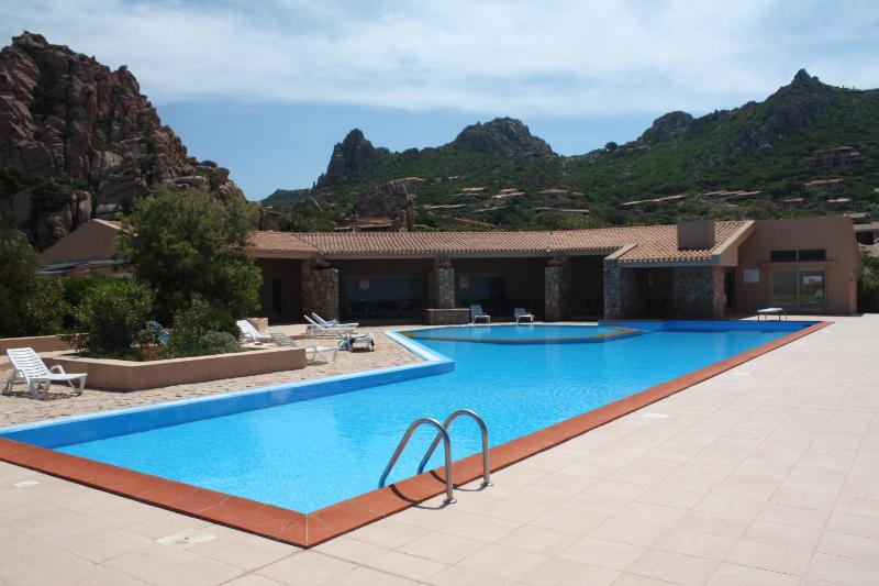 Villino Elisa a Costa Paradiso - Affascinante casa con piscina