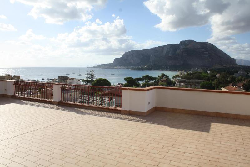 Villa Nice Mondello — отель с удобным расположением в Палермо