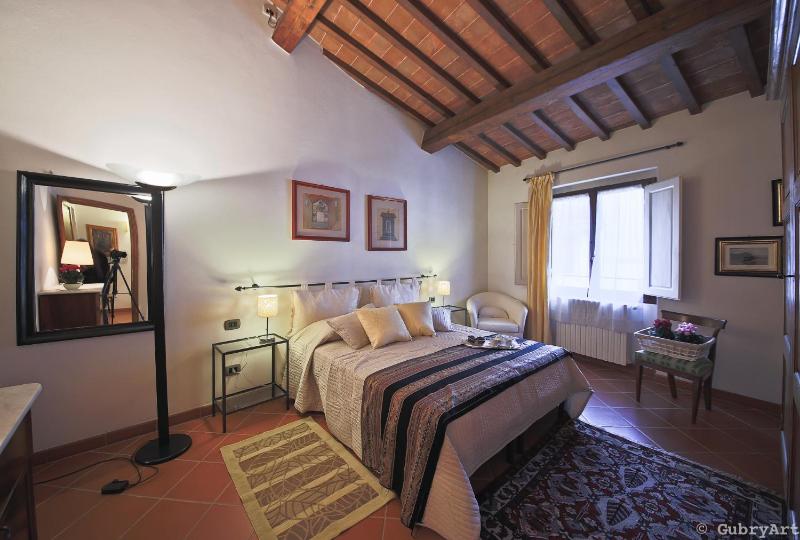 San Frediano House by Mmega — отель с удобствами в Флоренции