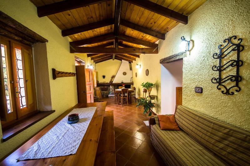 B&B I Menhir a Sorgono - Vista Mozzafiato in Montagna