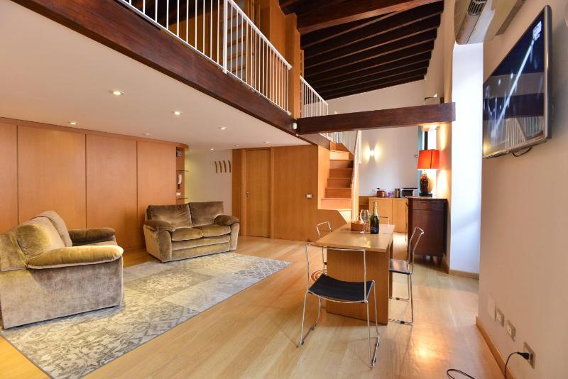 IzzHome Full Center a Cagliari - Ampio appartamento 2 camere