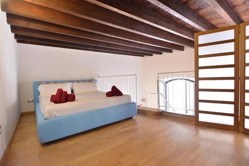 IzzHome Full Center a Cagliari - Ampio appartamento 2 camere