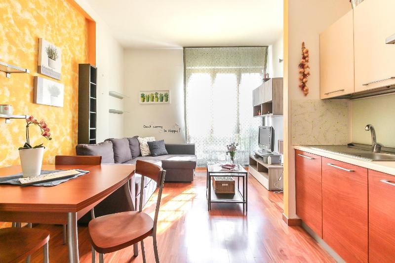 Цены на Alessia's Flat- Lorenteggio в Милане