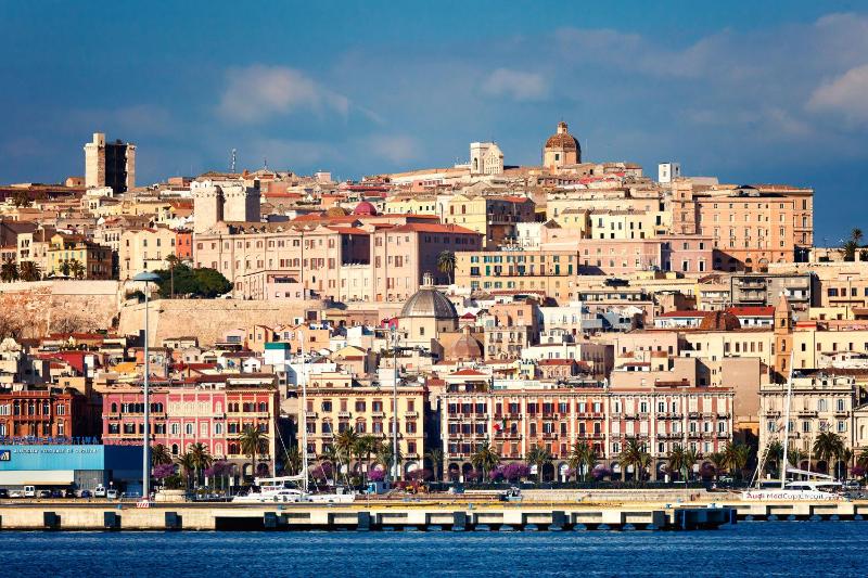 Vela Rooms a Cagliari - Accogliente B&B vicino al porto