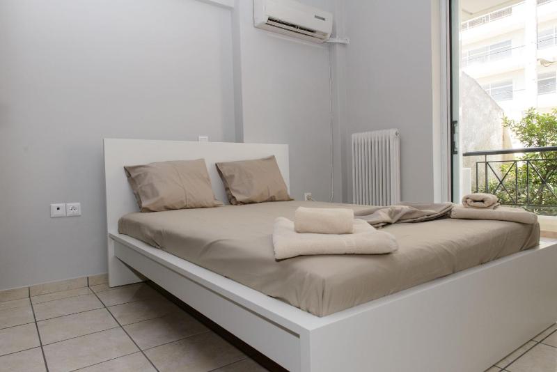 Цены на Apartment & Parking 100m Kerameikos Metro в Афины