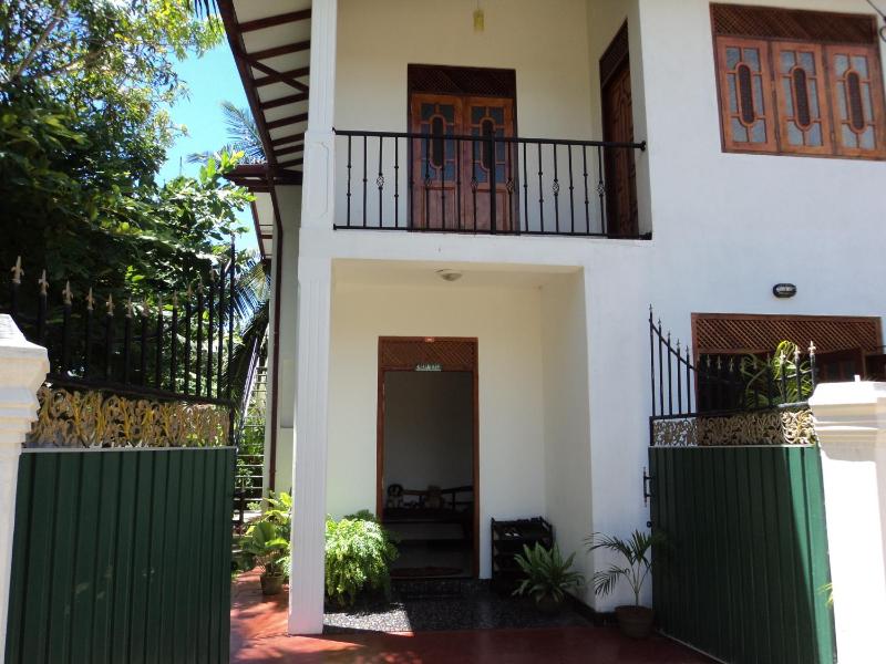 Pubudu's Villa — отель с удобным расположением в Хиккадува