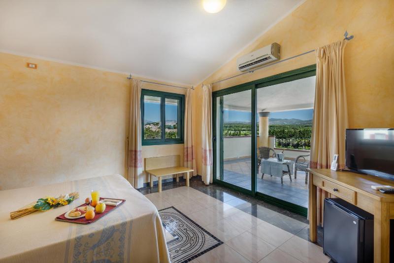 Hotel Maria Rosaria a Orosei - Moderno hotel sul mare