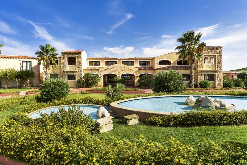 COLONNA RESORT a Porto Cervo - Elegante oasi sul mare