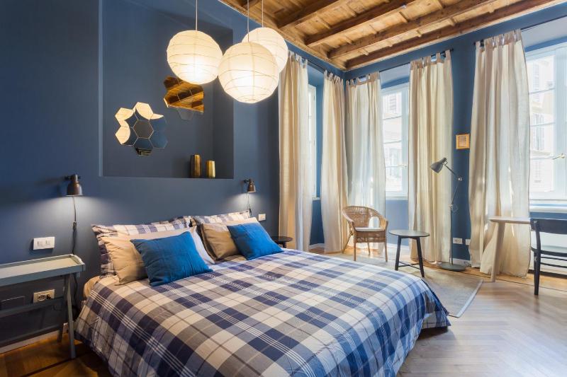 COSY APARTMENT 2 MINUTES FROM DUOMO — отель в Милане, Италия