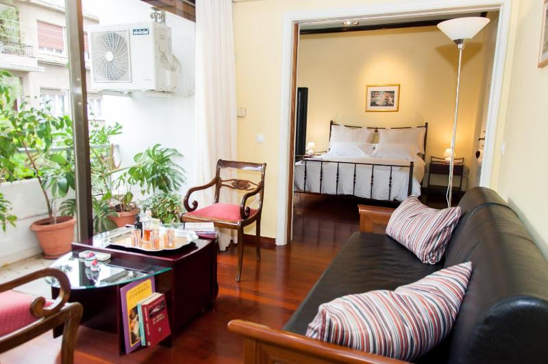 Stephany Apartment — комфортный отель в Афины