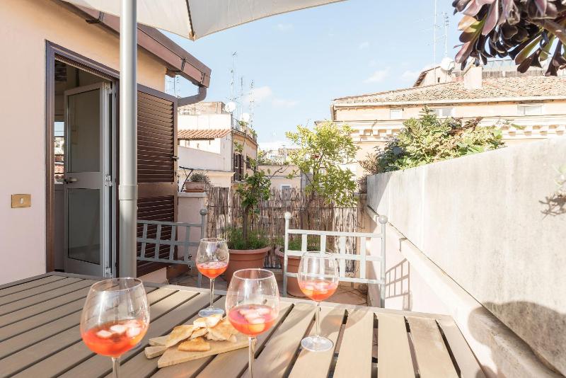 Цены на Penthouse with Terrace in the Heart of Rome в Риме