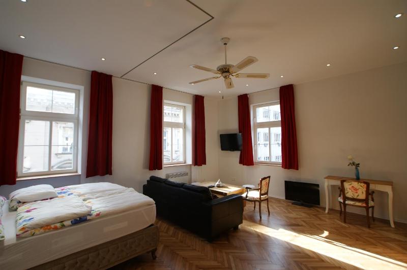 Цены на Swiss Appartement в Сараево
