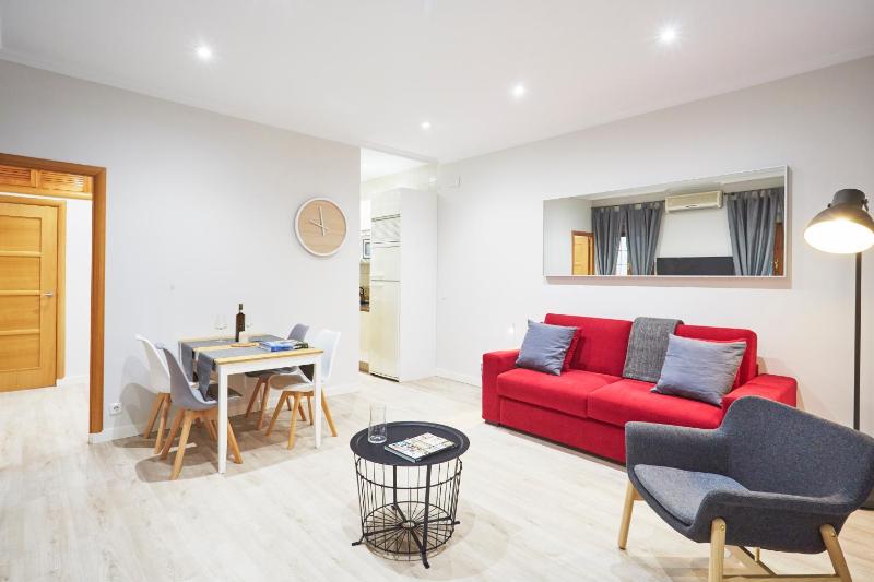 LEEWAYS APARTMENT in ROSARIO — отель с удобствами в Мадриде