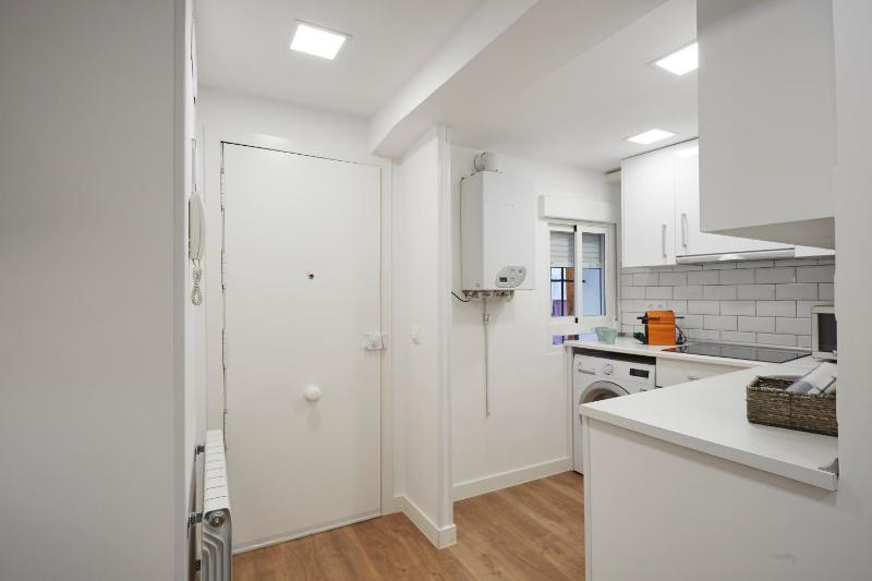 LEEWAYS APARTMENT in SAN LORENZO — забронировать отель в Мадриде