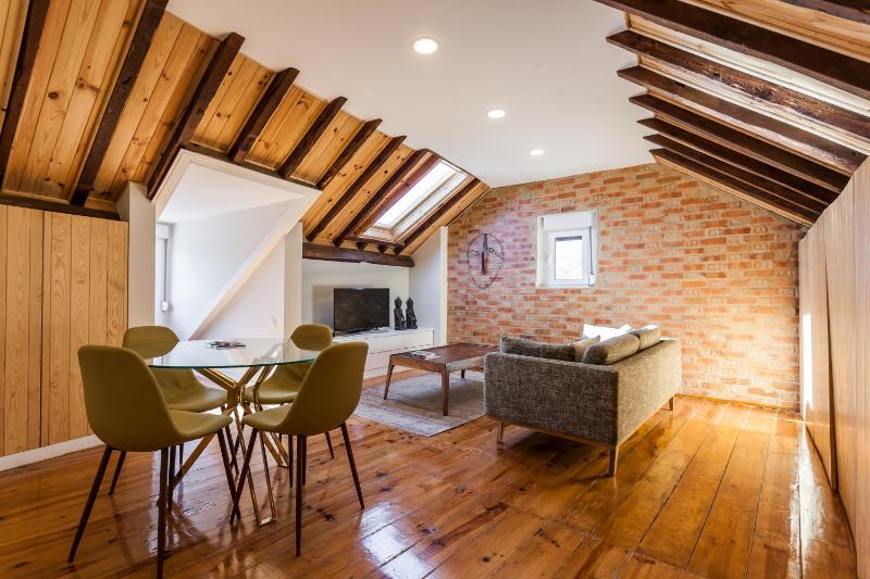Bairrus Lisbon Apartments - Principe Real/Brick — забронировать отель в Лиссабоне
