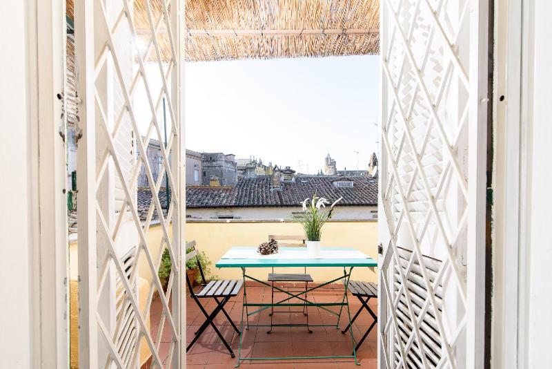 White terrace apartment navona — комфортный отель в Риме