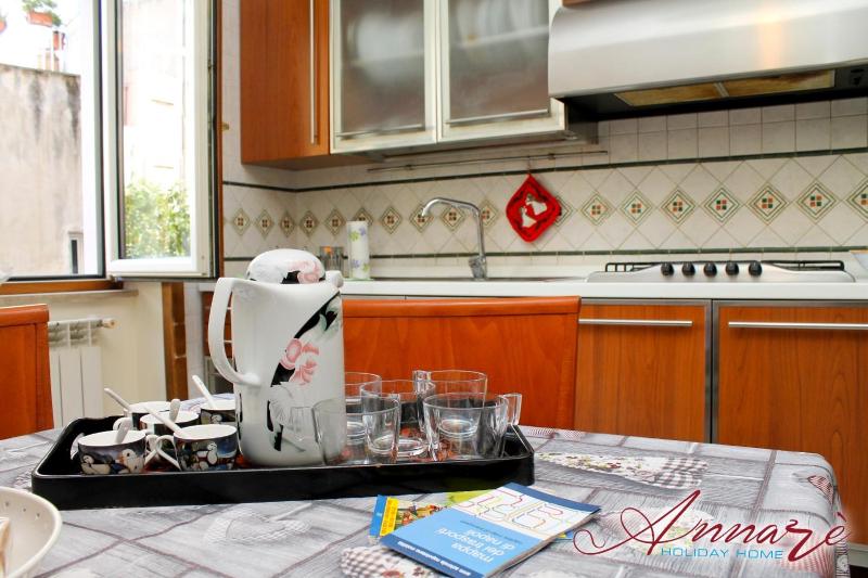 Annare Home Holiday — отель с удобствами в Неаполе