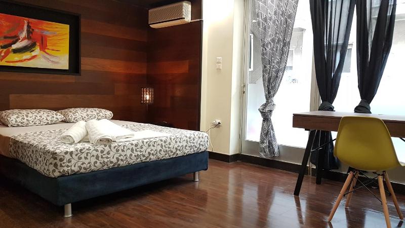 Errathens Cherry and Berry Apartments - Athens Center — отель в Афины, Греция