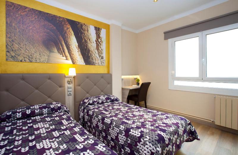 Цены на Hostal Barcelona в Барселоне