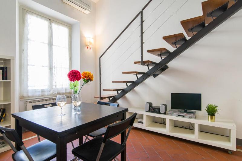 Della Scala Modern Apartment — комфортный отель в Флоренции
