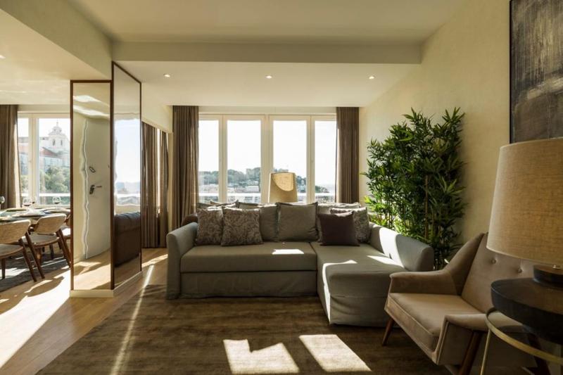 Ola Lisbon - Luxury Graca I — комфортный отель в Лиссабоне