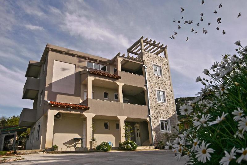 Mirta Apartments Family Farm — отзывы гостей и цены