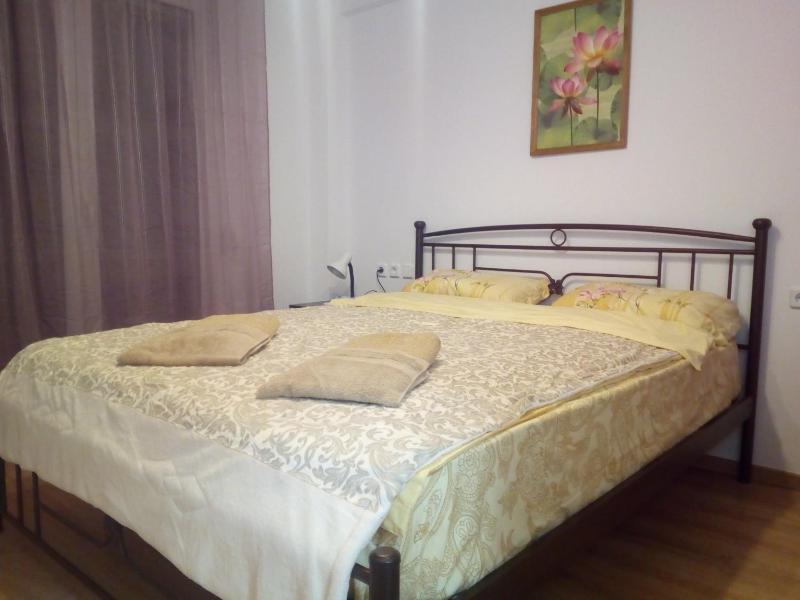 Цены на New studio next to metro for 2 people в Афины