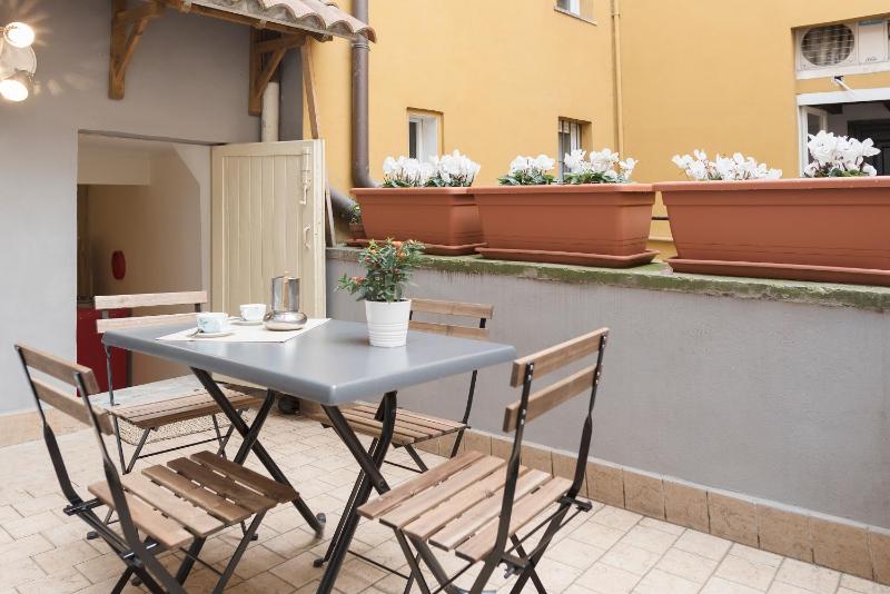 Campo De' Fiori Central Flat — отель с удобным расположением в Риме