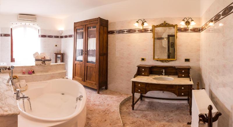 Villa Vittoria a Sorso - Affascinante B&B con Giardino