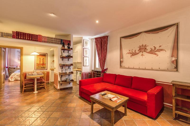 Lovely Flat by the Trevi Fountain — комфортный отель в Риме