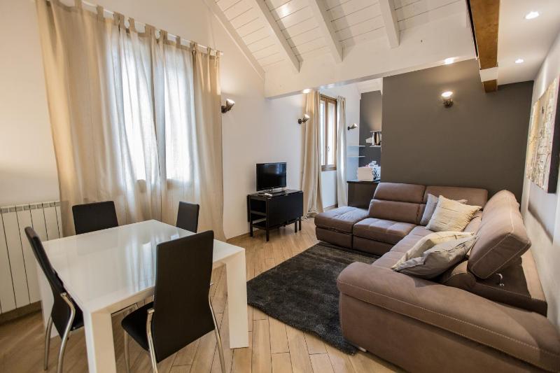 Caesar Apartament — комфортный отель в Милане