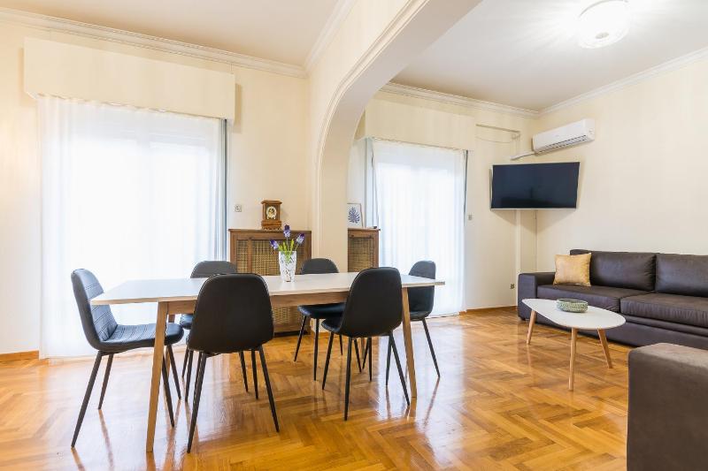 Victoria Queens Paradise Apartments — отель в Афины, Греция
