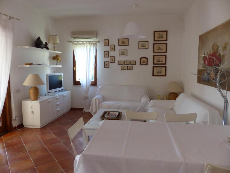 Is Molas Oleandro 21 a Pula - Elegante villa con A/C