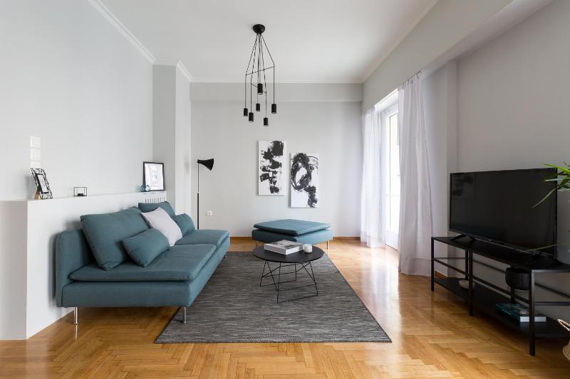 Цены на Acropolis Core Bright & Modern Apartment by UPSTREET в Афины