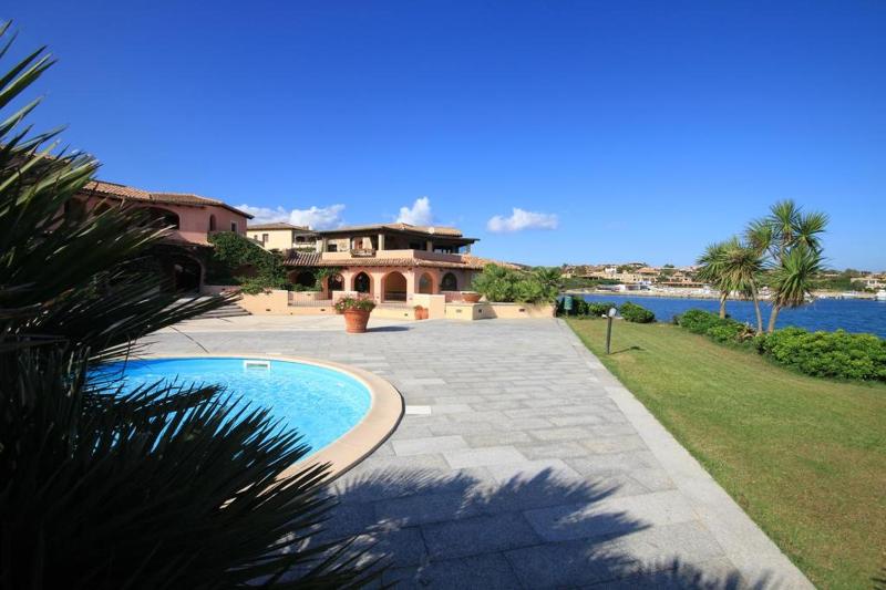 Casavacanza a Golfo Aranci - Paradiso fronte mare con piscina