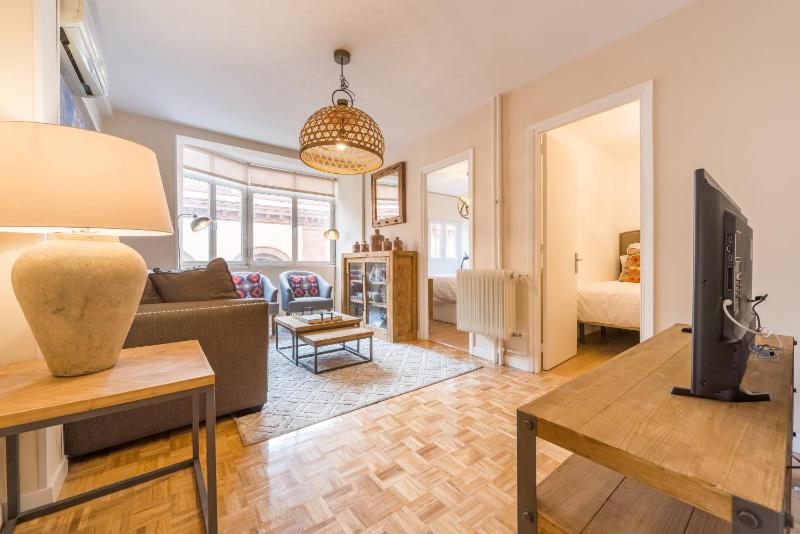 For You Rentals Madrid Rio apartment TEMPORAL MAZ10 — отель с удобствами в Мадриде