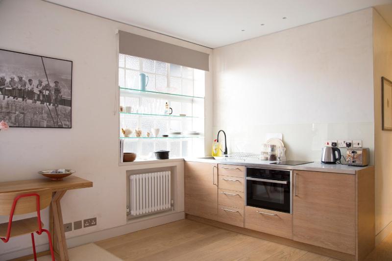 JOIVY Lovely Studio in Chelsea, near Kings Road — отель с удобствами в Лондоне