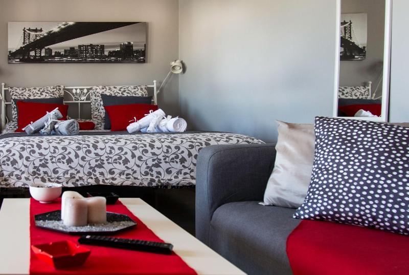 'Romeo & Juliet' Cozy Apartment With Breathtaking View — забронировать отель в Афины