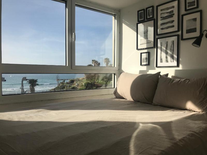 Gordon Beach Apartments — отель с удобным расположением в Тель-Авиве