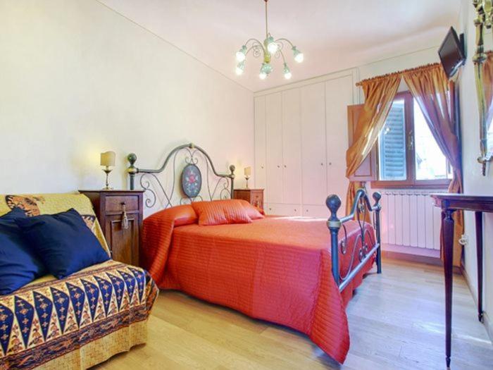Via Dei Pepi Apartment — отель с удобствами в Флоренции