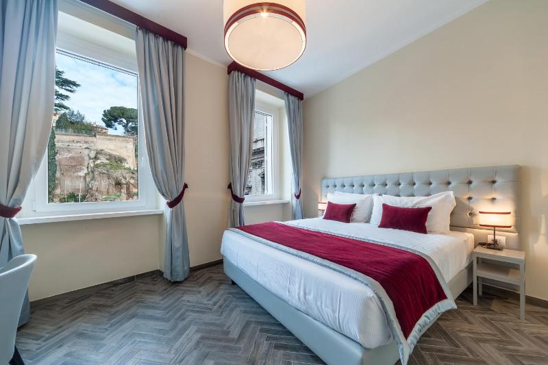 Foro Romano Luxury Suites — отель с удобствами в Риме