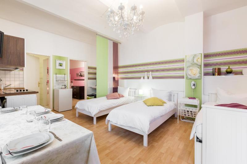 Modernes 2-Zimmer-Apartment in Kollwitzplatz-Nahe — забронировать отель в Берлине