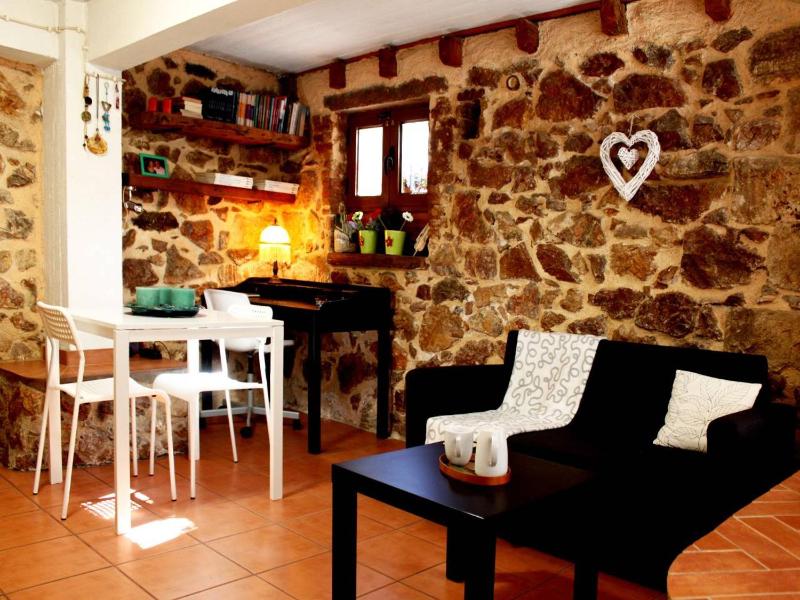 Sweet stone apartment in Imittos — отель с удобствами в Афины