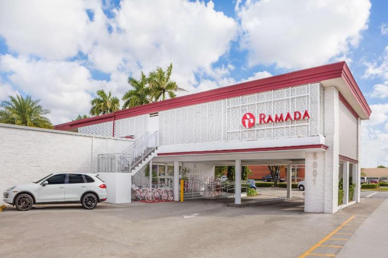 Ramada by Wyndham Miami Springs/Miami International Airport — забронировать отель в Майами