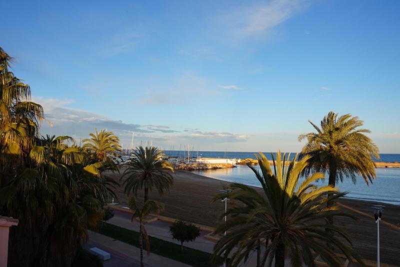 Beachfront vila — отель в Валенсии, Испания