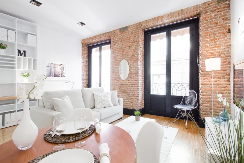 Gran Via Apartment by Flatsweethome — отель с удобным расположением в Мадриде
