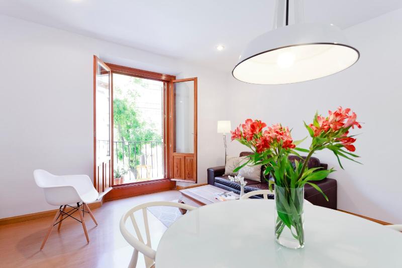 San Miguel Aparment by Flatsweethome — отель с удобным расположением в Мадриде