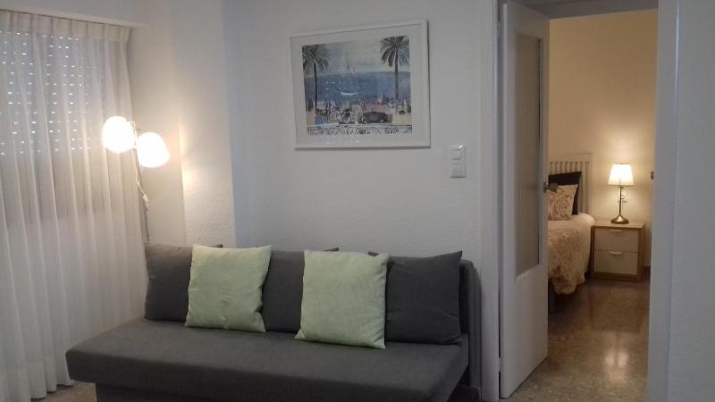 Цены на APARTAMENTO CENTRO RUZAFA WiFi PARKING в Валенсии