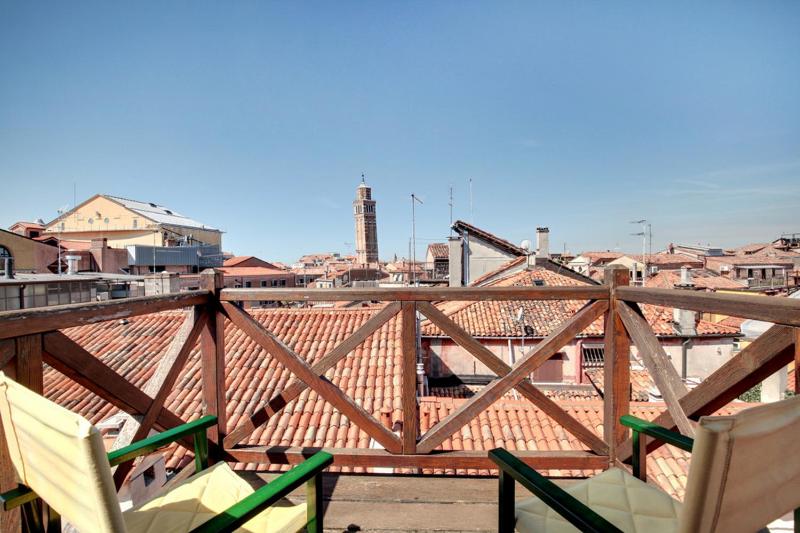 San Marco Roof Terrace Apartment — отель с удобным расположением в Венеции